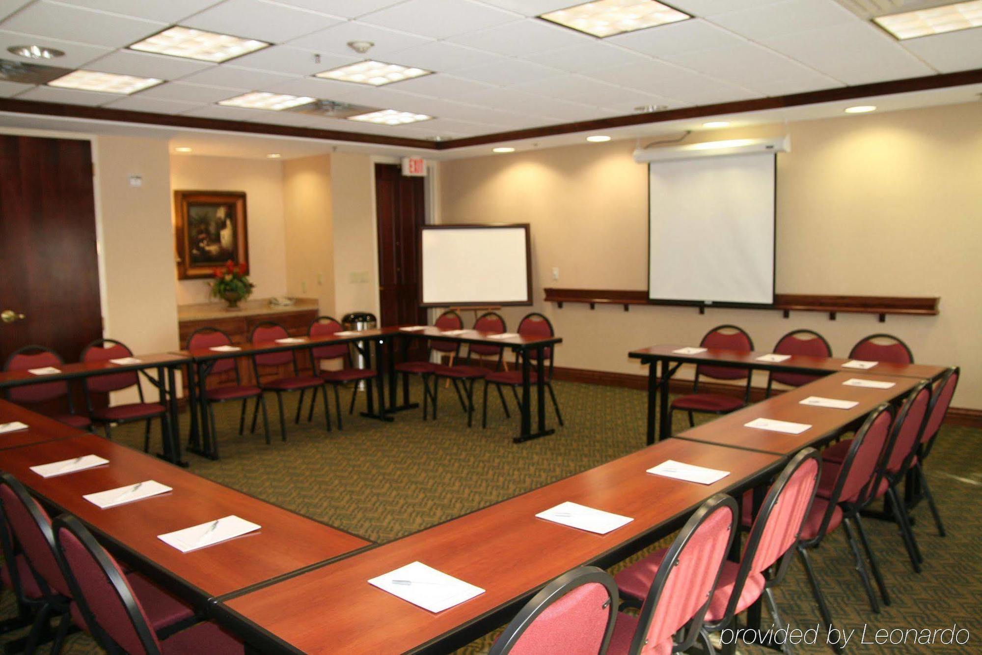 Hampton Inn & Suites Del Rio Facilities photo